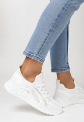 Białe Buty Sportowe Elona. Białe obuwie sportowe damskie Born2be, z aplikacjami, z jeansu, bez zapięcia. Za 74.99 zł.