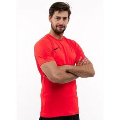 Koszulka sportowa męska Nike Park Vii. Czerwone koszulki sportowe męskie Nike, m, bez wzorów, bez ramiączek, do piłki nożnej. Za 139.99 zł.