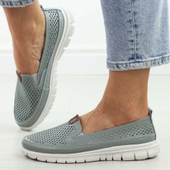 Khaki ażurowe skórzane półbuty damskie Jezzi 6870. Brązowe półbuty damskie Jezzi, na lato, w ażurowe wzory, z jeansu, eleganckie, bez obcasa, na płaskiej podeszwie, bez zapięcia. Za 189.00 zł.