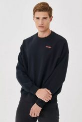 WRANGLER RICK&MORTY CREW MĘSKA BLUZA KLASYCZNA BLACK W6R1HN100 112144802. Czarne bluzy męskie Wrangler, l, bez wzorów, z bawełny, klasyczne, bez ramiączek, bez kaptura. W wyprzedaży za 74.99 zł.