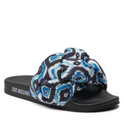 Klapki LOVE MOSCHINO. Niebieskie klapki damskie Love Moschino, bez wzorów, bez obcasa, bez zapięcia. Za 619.99 zł.