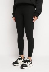 Czarne Legginsy z Szeroką Gumką w Pasie i Koronkową Wstawką Meridia. Czarne legginsy damskie Born2be, bez wzorów, z jeansu. Za 39.99 zł.