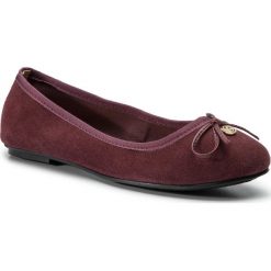Baleriny KAZAR - Katie 34149-02-M6 Bordeaux. Czerwone balerinki damskie Kazar, bez wzorów, ze skóry, bez obcasa, bez zapięcia. W wyprzedaży za 189.00 zł.