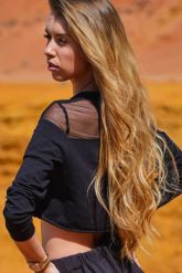 Czarna Krótka Bluza z Siateczkowymi Wstawkami. Czarne bluzy damskie Infinite You, l, bez wzorów, z bawełny, bez ramiączek, bez kaptura. Za 174.90 zł.