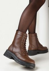 Brązowe Sznurowane Botki Workery Luxira. Brązowe botki damskie Born2be, z aplikacjami, z jeansu, bez obcasa, na płaskiej podeszwie, bez zapięcia. Za 99.99 zł.