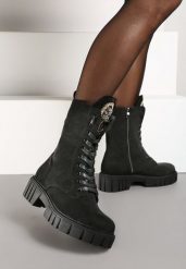 Czarne Botki Workery na Grubej Tłoczonej Podeszwie ze Sznurowaniem i Cyrkoniami Ravandria. Czarne botki damskie Born2be, bez wzorów, z jeansu, z okrągłym noskiem, bez obcasa, na obcasie, bez zapięcia. Za 99.99 zł.