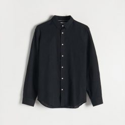 Koszula regular z lnem - czarny. Czarne koszule męskie Reserved, l, bez wzorów, z bawełny, bez kołnierzyka, bez ramiączek. Za 149.99 zł.