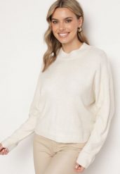 Jasnobeżowy Klasyczny Sweter z Wełną Sassitha. Brązowe swetry nierozpinane damskie Born2be, m, bez wzorów, z jeansu, casualowe, bez kołnierzyka, bez ramiączek. Za 129.99 zł.
