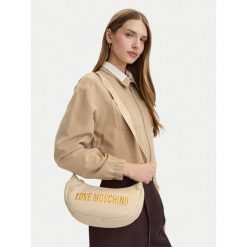 Torebka LOVE MOSCHINO. Brązowe listonoszki damskie Love Moschino, bez wzorów, bez dodatków. Za 487.99 zł.