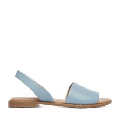 Sandały Lasocki. Niebieskie sandały damskie Lasocki, bez wzorów, bez obcasa, na płaskiej podeszwie, bez zapięcia. Za 139.99 zł.