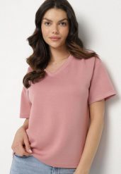 Różowy T-shirt z Trójkątnym Dekoltem Foniriela. Czerwone t-shirty damskie Born2be, m, bez wzorów, z jeansu, biznesowe, bez kołnierzyka, bez ramiączek. Za 39.99 zł.