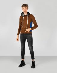 Takeshy Kurosawa Sweter "With Hood" | 83149 | Maglia | Mężczyzna | Brązowy. Brązowe swetry męskie Takeshy Kurosawa, l, bez wzorów, z dzianiny, bez kołnierzyka, bez ramiączek. W wyprzedaży za 369.00 zł.
