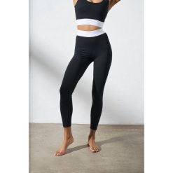 Legginsy do jogi Moonholi Basic z długimi nogawkami. Czarne bielizna sportowa damska MOONHOLI, bez wzorów. Za 359.00 zł.
