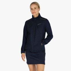 Bluza z kapturem trening damska Swedemount On Course Fullzip szybkoschnąca. Niebieskie bluzy damskie SWEDEMOUNT, bez wzorów, sportowe, bez ramiączek, z kapturem. Za 279.99 zł.