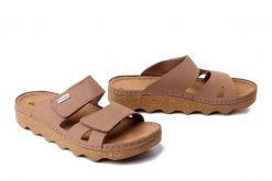 INBLU CX-04KU 026 piaskowy, klapki damskie. Brązowe klapki damskie Inblu, na lato, bez wzorów, ze skóry, bez obcasa, bez zapięcia. Za 137.90 zł.