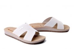 INBLU AG-14 002 beżowy, klapki damskie. Brązowe klapki damskie Inblu, na lato, bez wzorów, bez obcasa, bez zapięcia. Za 71.99 zł.