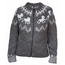 Damski sweter z wełny Karlslund Tölta. Szare swetry nierozpinane damskie KARLSLUND, na zimę, bez wzorów, z wełny, eleganckie, bez kołnierzyka, bez ramiączek. Za 789.50 zł.