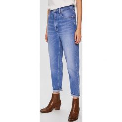 Tommy Jeans - Jeansy TJ 2004. Niebieskie jeansy damskie Tommy Jeans, bez wzorów, z bawełny. W wyprzedaży za 289.90 zł.