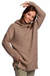 Długi sweter z miękkiej przędzy z wełną beżowy. Brązowe swetry nierozpinane damskie Sukienki.shop, na jesień, uniwersalny, bez wzorów, z nylonu, biznesowe, bez kołnierzyka, bez ramiączek. Za 269.00 zł.