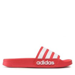 Klapki adidas. Czerwone klapki damskie Adidas, bez wzorów, sportowe, bez obcasa, bez zapięcia. Za 129.99 zł.