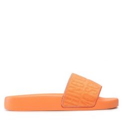 Klapki LOVE MOSCHINO. Brązowe klapki damskie Love Moschino, bez wzorów, bez obcasa, bez zapięcia. Za 399.99 zł.