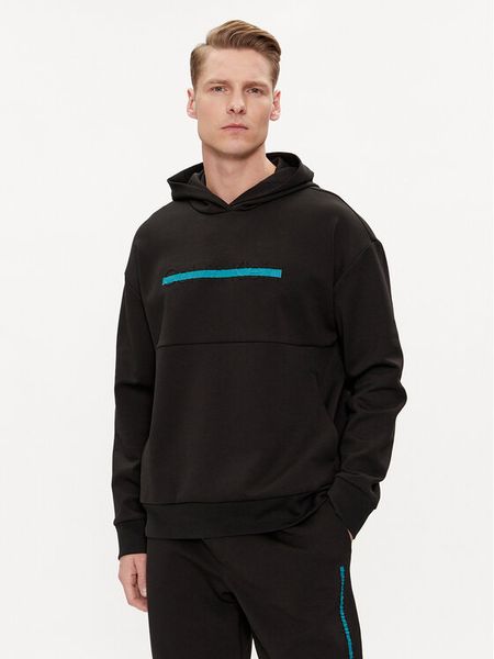 Calvin Klein Bluza Color Embosed Logo K10K112442 Czarny Regular Fit. Czarne bluzy męskie Calvin Klein, m, bez wzorów, z bawełny, bez ramiączek, bez kaptura. Za 359.99 zł.