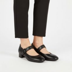 Czółenka damskie Rieker, stabilny niski obcas klasyczny fason pasek z zapięciem miękka cholewka wygodne dopasowanie elegancki charakter, czarne, 4345. Czarne czółenka damskie Rieker, bez wzorów, eleganckie, bez obcasa, na obcasie, bez zapięcia. Za 329.00 zł.