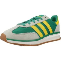 Buty ADIDAS RUN 70S 2.0 Zielony. Zielone obuwie trekkingowe damskie Adidas, ze skóry, bez zapięcia. Za 301.20 zł.