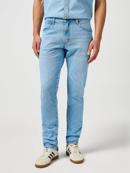 WRANGLER MĘSKIE SPODNIE JEANSOWE WRANGLER RIVER ARCTIC 112362465. Jeansy męskie Wrangler, z jeansu. Za 219.99 zł.