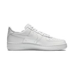 Buty Nike Air Force 1 LE. Białe obuwie sportowe damskie Nike, bez wzorów, bez zapięcia, trekkingowe, Nike Air Force. Za 529.00 zł.