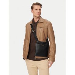 Saszetka Just Cavalli. Czarne saszetki i nerki męskie Just Cavalli, małe. Za 589.99 zł.