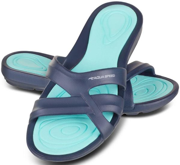 Klapki basenowe damskie PANAMA. Zielone klapki damskie Aqua-Speed, bez wzorów, z materiału, bez obcasa, bez zapięcia. Za 49.00 zł.