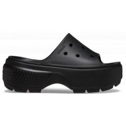 Klapki Crocs Stomp Slide 209346-001 czarne. Czarne klapki damskie bez wzorów, casualowe, bez obcasa, bez zapięcia. Za 394.65 zł.