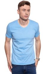 MUSTANG T SHIRT Alex V gmt dyed 1009514 5094. T-shirty męskie Mustang, s, bez wzorów, bez kołnierzyka, bez ramiączek. W wyprzedaży za 39.99 zł.