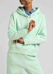LEE ESSENTIAL HOODIE DAMSKA BLUZA LOGO SEAGLASS L53PLJ40 112320679. Bluzy damskie Lee, l, bez wzorów, bez ramiączek, z kapturem. Za 199.99 zł.