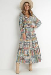Jasnoniebieska Sukienka z Kopertowym Dekoltem w Patchworkowy Wzór Betey. Niebieskie sukienki damskie Born2be, na co dzień, s, bez wzorów, z jeansu, eleganckie, bez kołnierzyka, bez ramiączek, maxi, kopertowe. Za 29.99 zł.