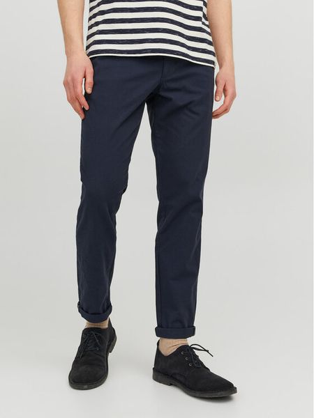Jack & Jones Chinosy Marco 12206198 Granatowy Slim Fit. Niebieskie eleganckie spodnie męskie Jack & Jones, bez wzorów, z bawełny. Za 229.99 zł.