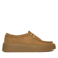 Półbuty Clarks. Brązowe półbuty damskie Clarks, bez wzorów, bez obcasa, na płaskiej podeszwie, bez zapięcia. Za 569.99 zł.