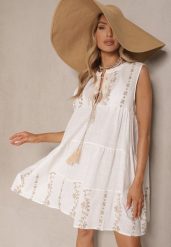 Biała Rozkloszowana Sukienka Boho z Wiskozą Zdobiona Haftem i Wiązaniem Valhiris. Białe sukienki damskie Renee, na spacer, z aplikacjami, z wiskozy, boho, bez kołnierzyka, bez ramiączek, mini, rozkloszowane. Za 74.99 zł.
