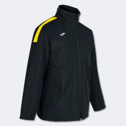 Kurtka sportowa wiatrówka dla mężczyzn Joma Trivor. Czarne kurtki sportowe męskie Joma, m, bez wzorów, z polaru, z kapturem. Za 335.60 zł.