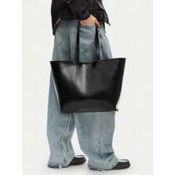 Torebka JENNY. Czarne shopperki damskie Jenny, bez wzorów, bez dodatków. Za 139.99 zł.
