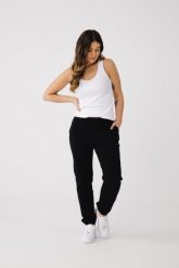 LEKKIE SPODNIE LOLA CZARNE S - Flawless. Czarne spodnie dresowe damskie Flawless, bez wzorów, z bawełny, sportowe. Za 224.00 zł.