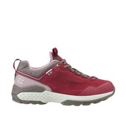 Damskie buty trekkingowe Garmont Groove G-Dry. Czerwone obuwie trekkingowe damskie Garmont, ze skóry, bez zapięcia. Za 488.25 zł.