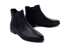RIEKER 71670-00 black, botki damskie. Czarne botki damskie Rieker, na zimę, bez wzorów, z gumy, bez obcasa, na obcasie, bez zapięcia. Za 339.90 zł.