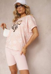 Różowy T-shirt z Bawełny Typu Nietoperz z Ozdobnym Nadrukiem i Cyrkoniami Siratta. Czerwone t-shirty damskie Renee, bez wzorów, z bawełny, bez kołnierzyka, bez ramiączek. Za 39.99 zł.