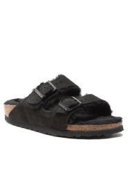 Birkenstock Klapki Arizona Shearling 0752663 Czarny. Czarne klapki damskie Birkenstock, bez wzorów, ze skóry, bez obcasa, bez zapięcia. Za 549.99 zł.