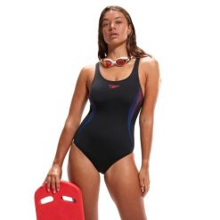 Strój Kąpielowy Speedo Muscleback – Czarno/Czerwono/Niebieski – Rozmiar 28. Czarne stroje kąpielowe damskie Speedo, bez wzorów. Za 119.99 zł.