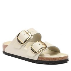 Klapki Birkenstock. Brązowe klapki damskie Birkenstock, bez wzorów, bez obcasa, bez zapięcia. Za 719.99 zł.