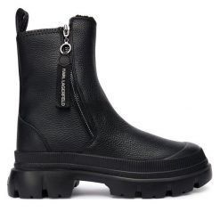 Botki KARL LAGERFELD. Czarne botki damskie KARL LAGERFELD, bez wzorów, bez obcasa, na płaskiej podeszwie, bez zapięcia. Za 889.99 zł.