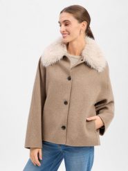 Marie Lund sweter wełniany Kobiety brązowy, 40. Brązowe swetry nierozpinane damskie Marie Lund, bez wzorów, z wełny, bez kołnierzyka, bez ramiączek. Za 799.95 zł.